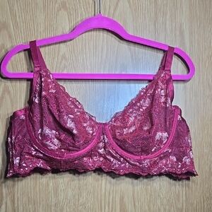 NWT Torrid Curve Red and gold lace bra